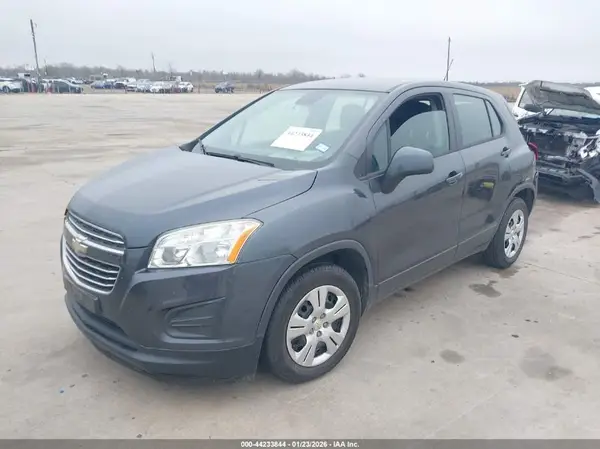 3GNCJKSB4GL222940 2016 CHEVROLET TRAX - Image 2