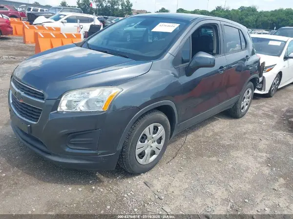 3GNCJKSB4GL243237 2016 CHEVROLET TRAX - Image 2