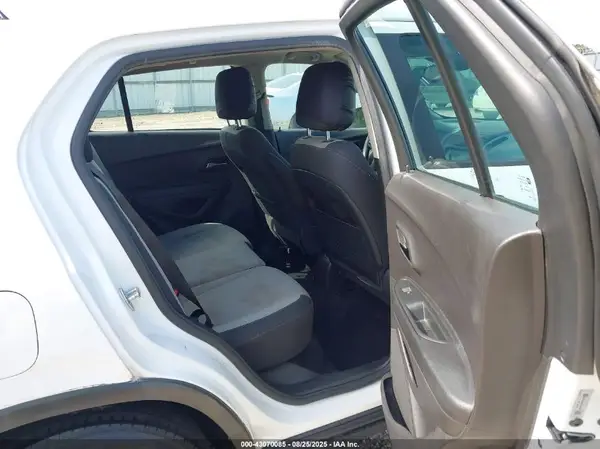 3GNCJKSB4GL257980 2016 CHEVROLET TRAX - Image 8