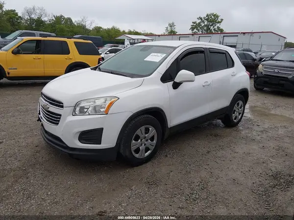3GNCJKSB4GL260569 2016 CHEVROLET TRAX - Image 2