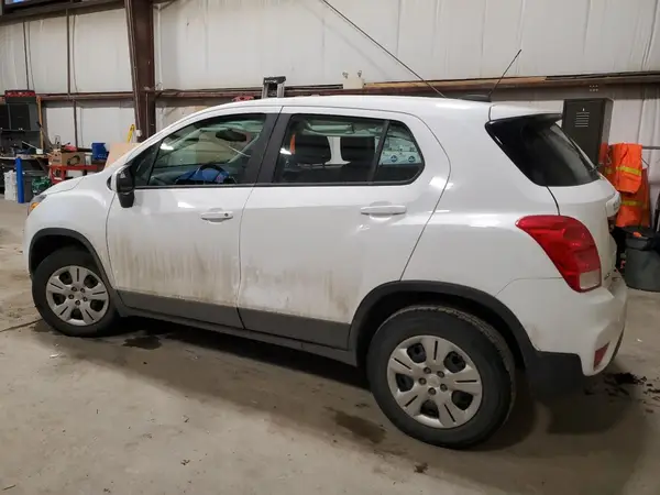 3GNCJKSB4HL148856 2017 CHEVROLET TRAX - Image 2