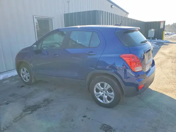 3GNCJKSB4HL151546 2017 CHEVROLET TRAX - Image 2