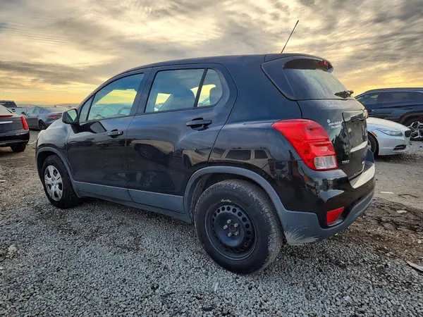 3GNCJKSB4HL160344 2017 CHEVROLET TRAX - Image 2