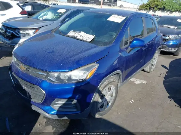 3GNCJKSB4HL184109 2017 CHEVROLET TRAX - Image 2