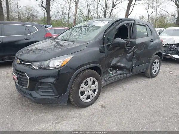 3GNCJKSB4HL188239 2017 CHEVROLET TRAX - Image 2