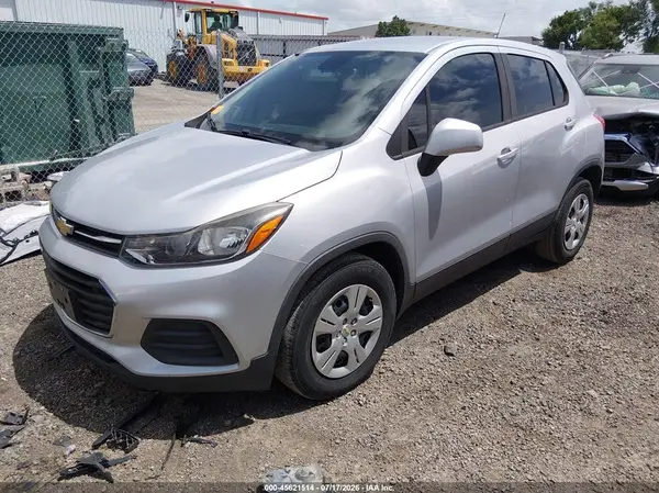 3GNCJKSB4HL189469 2017 CHEVROLET TRAX - Image 2