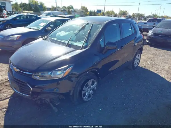 3GNCJKSB4HL190220 2017 CHEVROLET TRAX - Image 2
