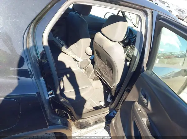 3GNCJKSB4HL190220 2017 CHEVROLET TRAX - Image 8