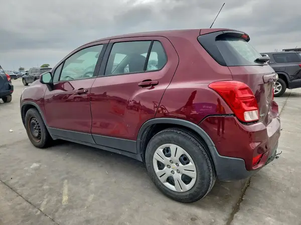 3GNCJKSB4HL199435 2017 CHEVROLET TRAX - Image 2