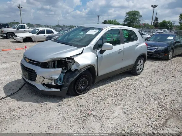 3GNCJKSB4HL209039 2017 CHEVROLET TRAX - Image 2