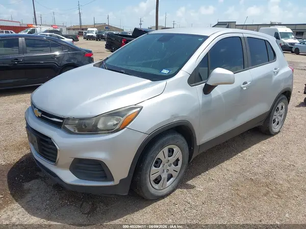 3GNCJKSB4HL211308 2017 CHEVROLET TRAX - Image 2