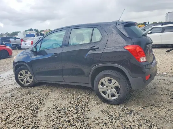 3GNCJKSB4HL235821 2017 CHEVROLET TRAX - Image 2