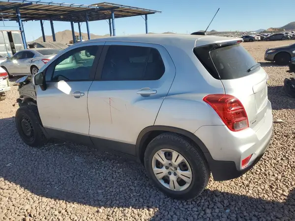 3GNCJKSB4HL249444 2017 CHEVROLET TRAX - Image 2