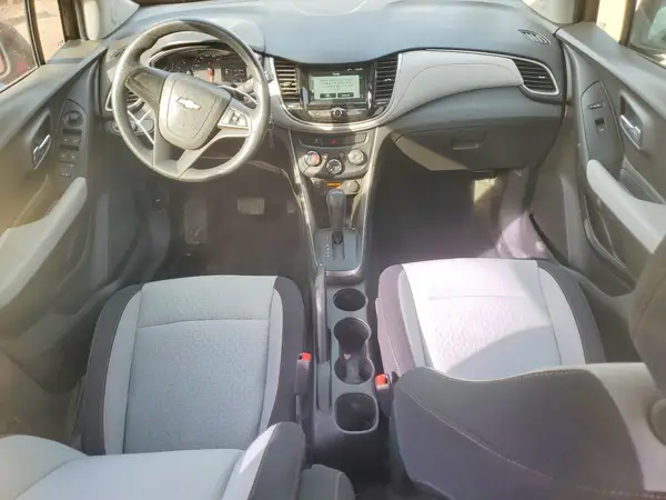 3GNCJKSB4HL257415 2017 CHEVROLET TRAX - Image 8