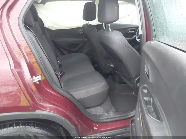 3GNCJKSB4HL260038 2017 CHEVROLET TRAX - Image 8