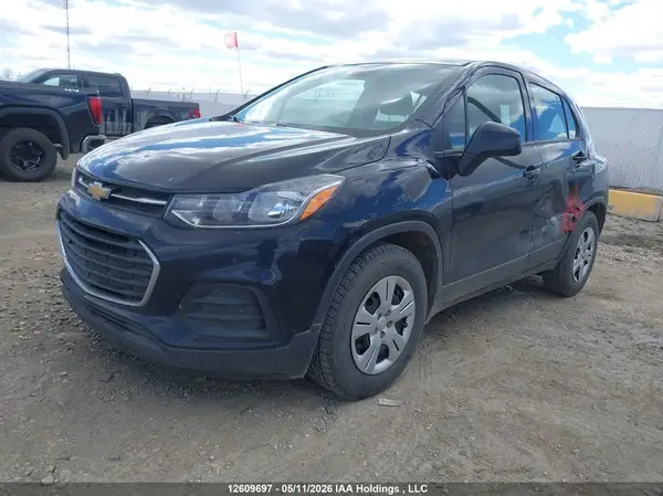 3GNCJKSB4HL264588 2017 CHEVROLET TRAX - Image 2