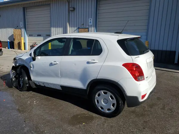 3GNCJKSB4HL267944 2017 CHEVROLET TRAX - Image 2