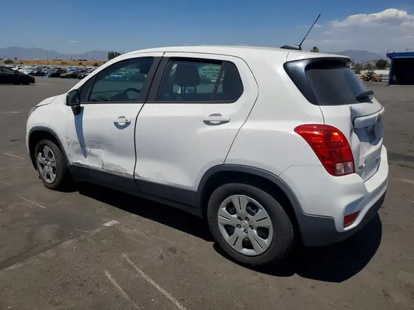 3GNCJKSB4HL270522 2017 CHEVROLET TRAX - Image 2