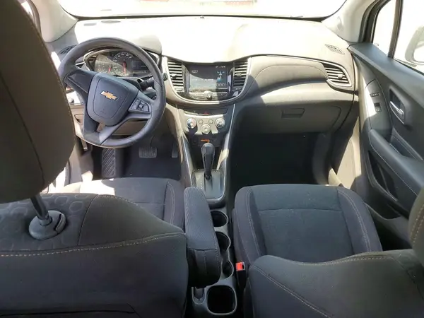 3GNCJKSB4HL270522 2017 CHEVROLET TRAX - Image 8