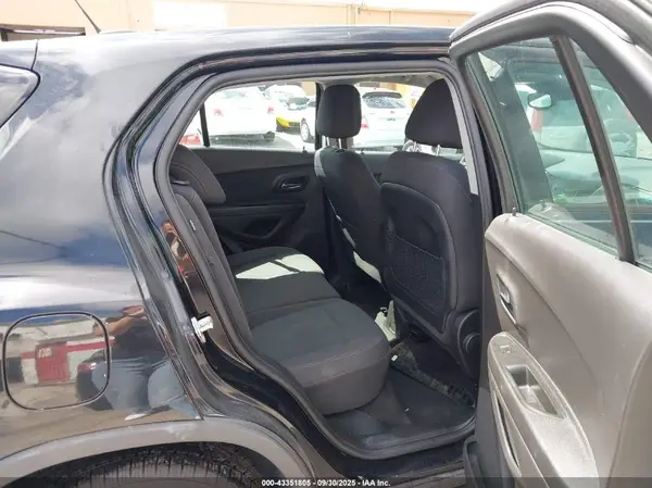 3GNCJKSB4HL271072 2017 CHEVROLET TRAX - Image 8