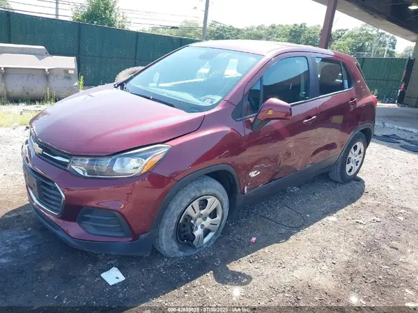 3GNCJKSB4HL275106 2017 CHEVROLET TRAX - Image 2