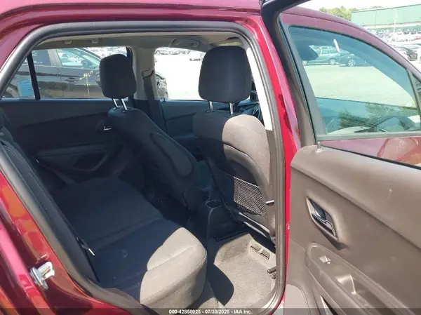 3GNCJKSB4HL275106 2017 CHEVROLET TRAX - Image 8