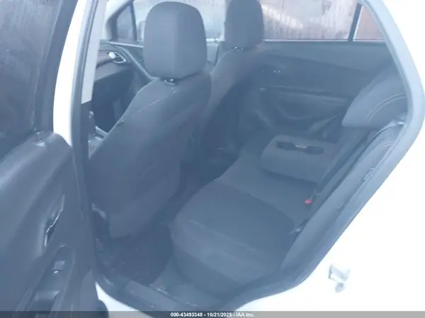 3GNCJKSB4HL279592 2017 CHEVROLET TRAX - Image 8