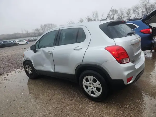 3GNCJKSB4HL288308 2017 CHEVROLET TRAX - Image 2