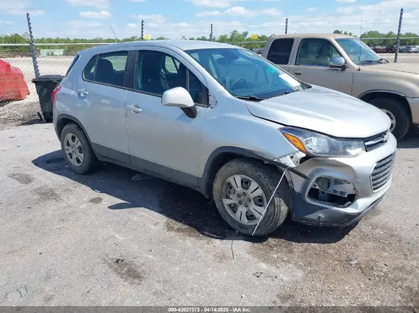 3GNCJKSB4HL289717 2017 CHEVROLET TRAX - Image 1