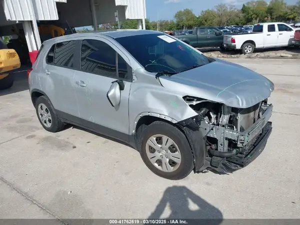 3GNCJKSB4JL147759 2018 CHEVROLET TRAX - Image 1