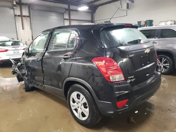 3GNCJKSB4JL152055 2018 CHEVROLET TRAX - Image 2
