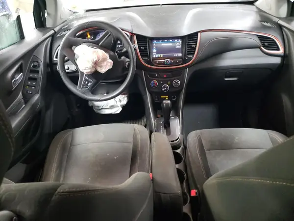 3GNCJKSB4JL152055 2018 CHEVROLET TRAX - Image 8