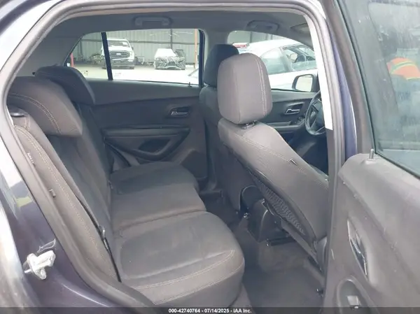 3GNCJKSB4JL168398 2018 CHEVROLET TRAX - Image 8