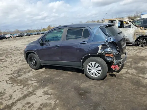 3GNCJKSB4JL204364 2018 CHEVROLET TRAX - Image 2