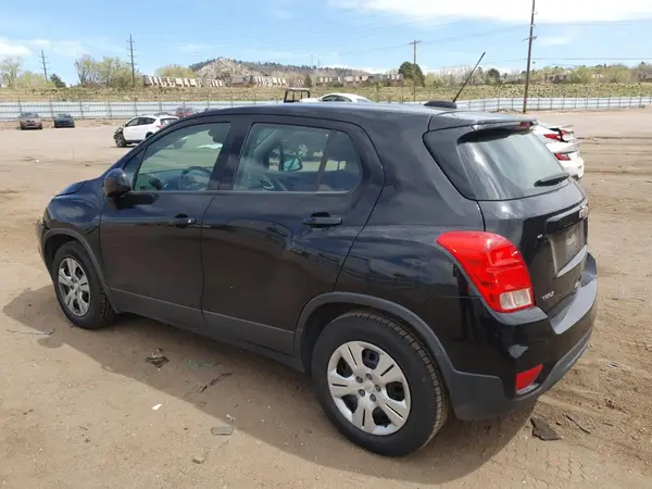 3GNCJKSB4JL293885 2018 CHEVROLET TRAX - Image 2