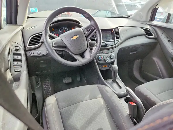 3GNCJKSB4JL352871 2018 CHEVROLET TRAX - Image 8