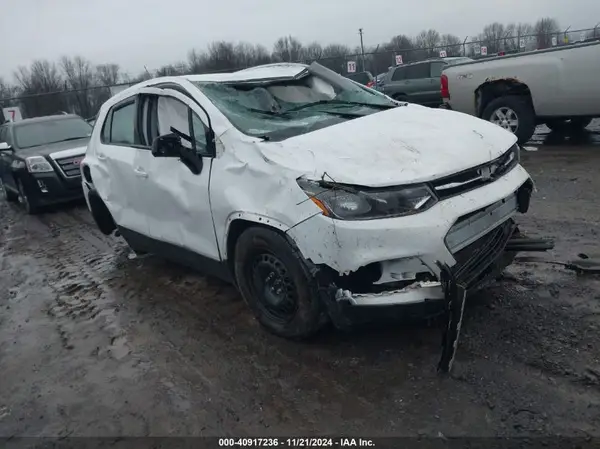 3GNCJKSB4JL359190 2018 CHEVROLET TRAX - Image 1