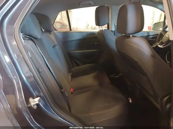 3GNCJKSB4JL377401 2018 CHEVROLET TRAX - Image 8