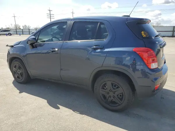 3GNCJKSB4JL379973 2018 CHEVROLET TRAX - Image 2
