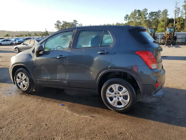 3GNCJKSB4KL115167 2019 CHEVROLET TRAX - Image 2