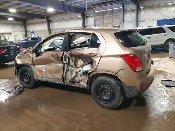 3GNCJKSB4KL129392 2019 CHEVROLET TRAX - Image 2