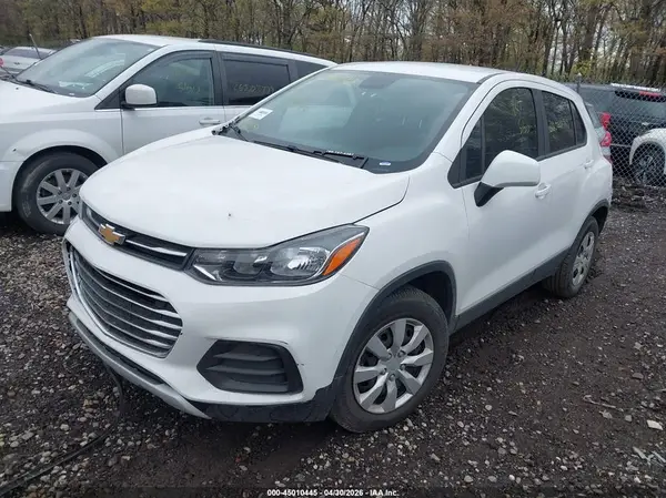 3GNCJKSB4KL135466 2019 CHEVROLET TRAX - Image 2