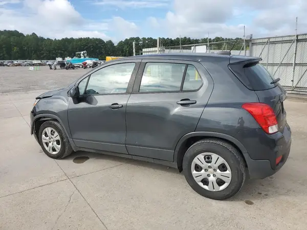 3GNCJKSB4KL137945 2019 CHEVROLET TRAX - Image 2