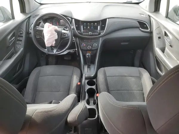 3GNCJKSB4KL137945 2019 CHEVROLET TRAX - Image 8