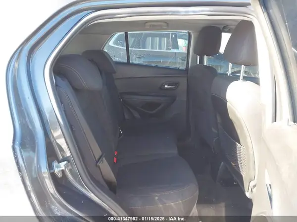 3GNCJKSB4KL150954 2019 CHEVROLET TRAX - Image 8