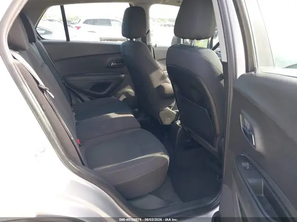 3GNCJKSB4KL161260 2019 CHEVROLET TRAX - Image 8