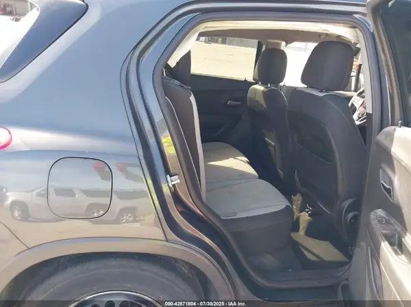 3GNCJKSB4KL166524 2019 CHEVROLET TRAX - Image 8