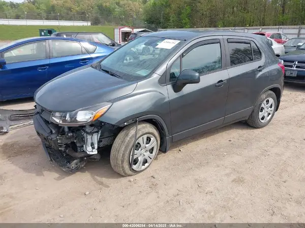 3GNCJKSB4KL178849 2019 CHEVROLET TRAX - Image 2