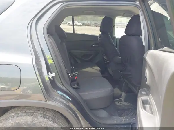 3GNCJKSB4KL178849 2019 CHEVROLET TRAX - Image 8