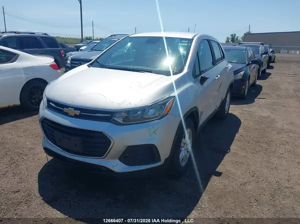 3GNCJKSB4KL203586 2019 CHEVROLET TRAX - Image 2